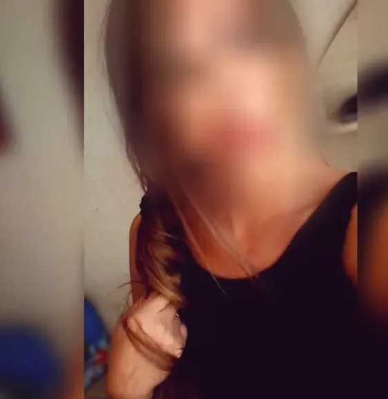 Vivien, 32